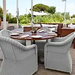 La Boutique Hotel