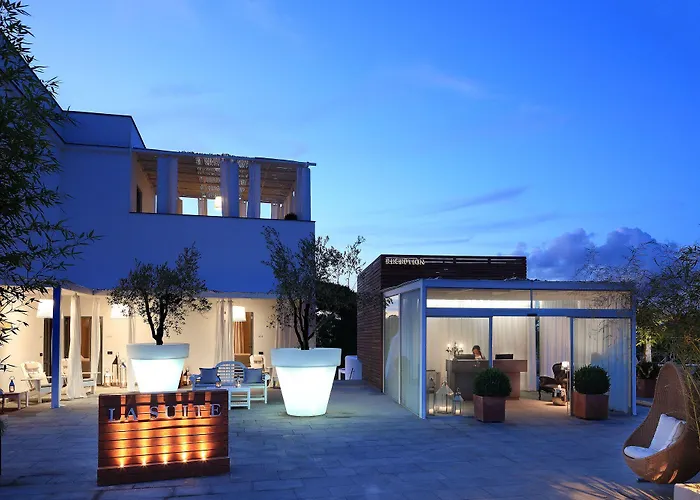 Ξενοδοχείο La Boutique 4*